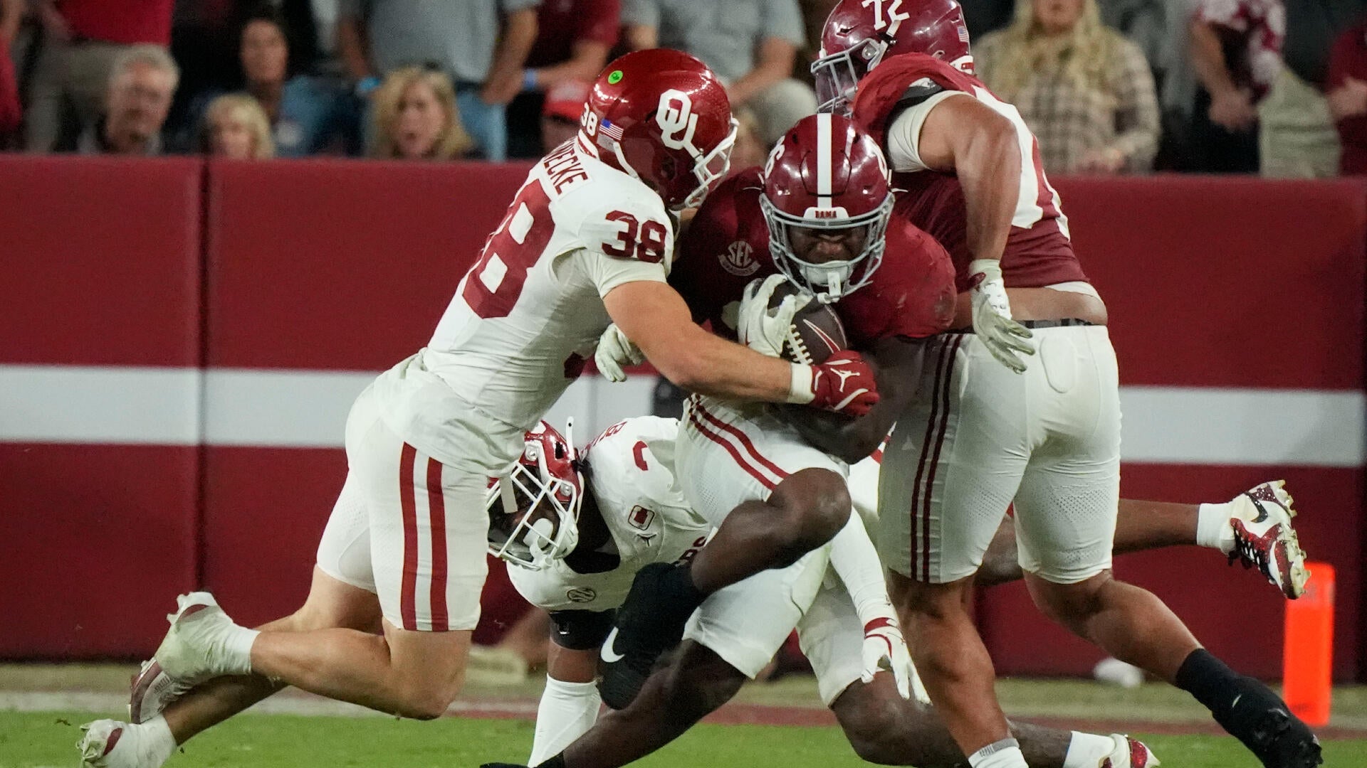 <a href="https://www.cbssports.com/college-football/news/college-football-playoff-betting-expert-shares-first-round-predictions-best-bets-champion-pick/" target="_blank">College Football Playoff betting: Expert shares first-round predictions, best bets, champion pick</a>