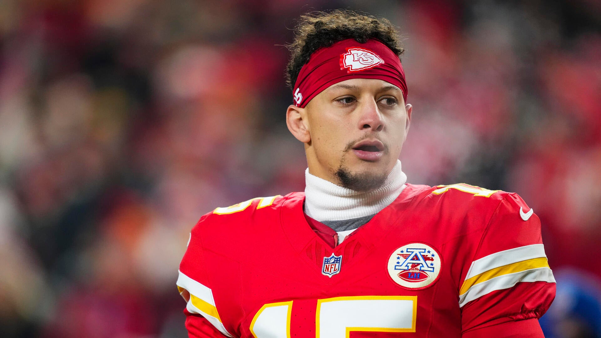 Patrick Mahomes injury: Chiefs QB leaves Kansas City's loss to Los Angeles with apparent knee issue