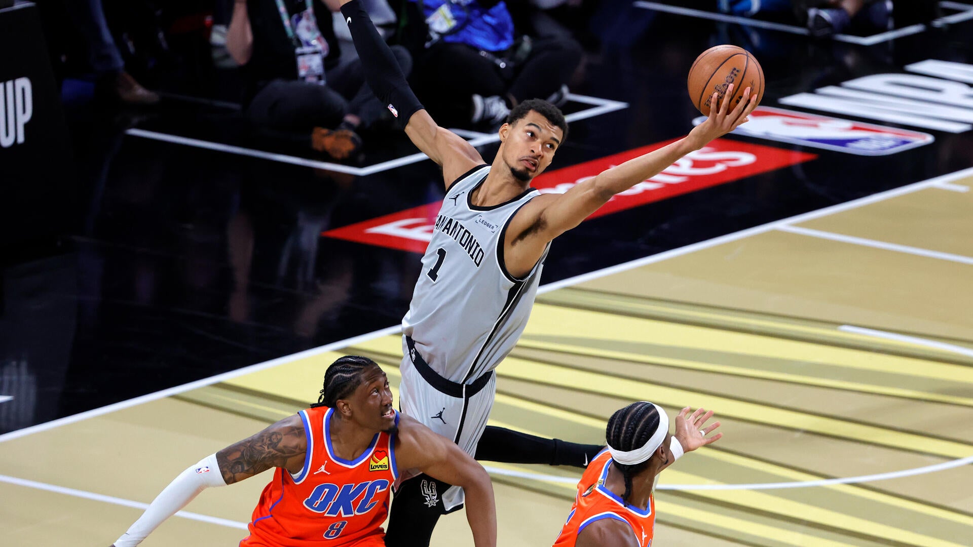 Knicks-Spurs Battle For NBA Cup In Las Vegas