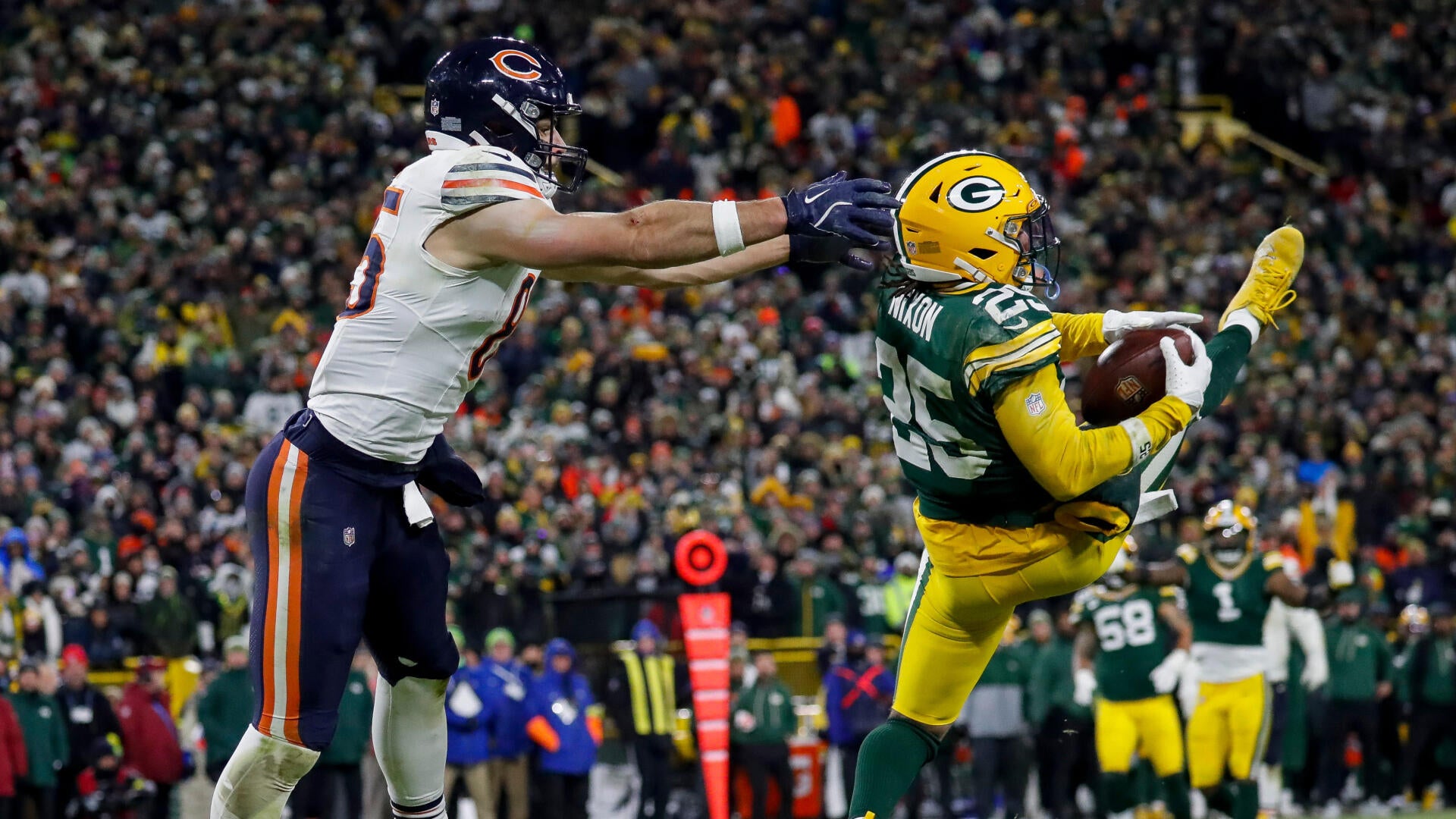 Today's top games to watch, best bets, odds: Packers vs. Bears in key NFC North tilt, CFP first round and more