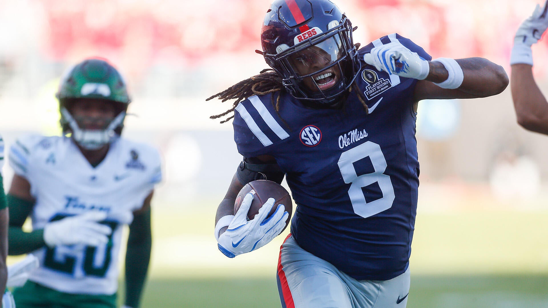 Damien Harris calls Dae'Quan Wright's move from NFL to NCAA transfer portal 'embarassing,' 'elementary'