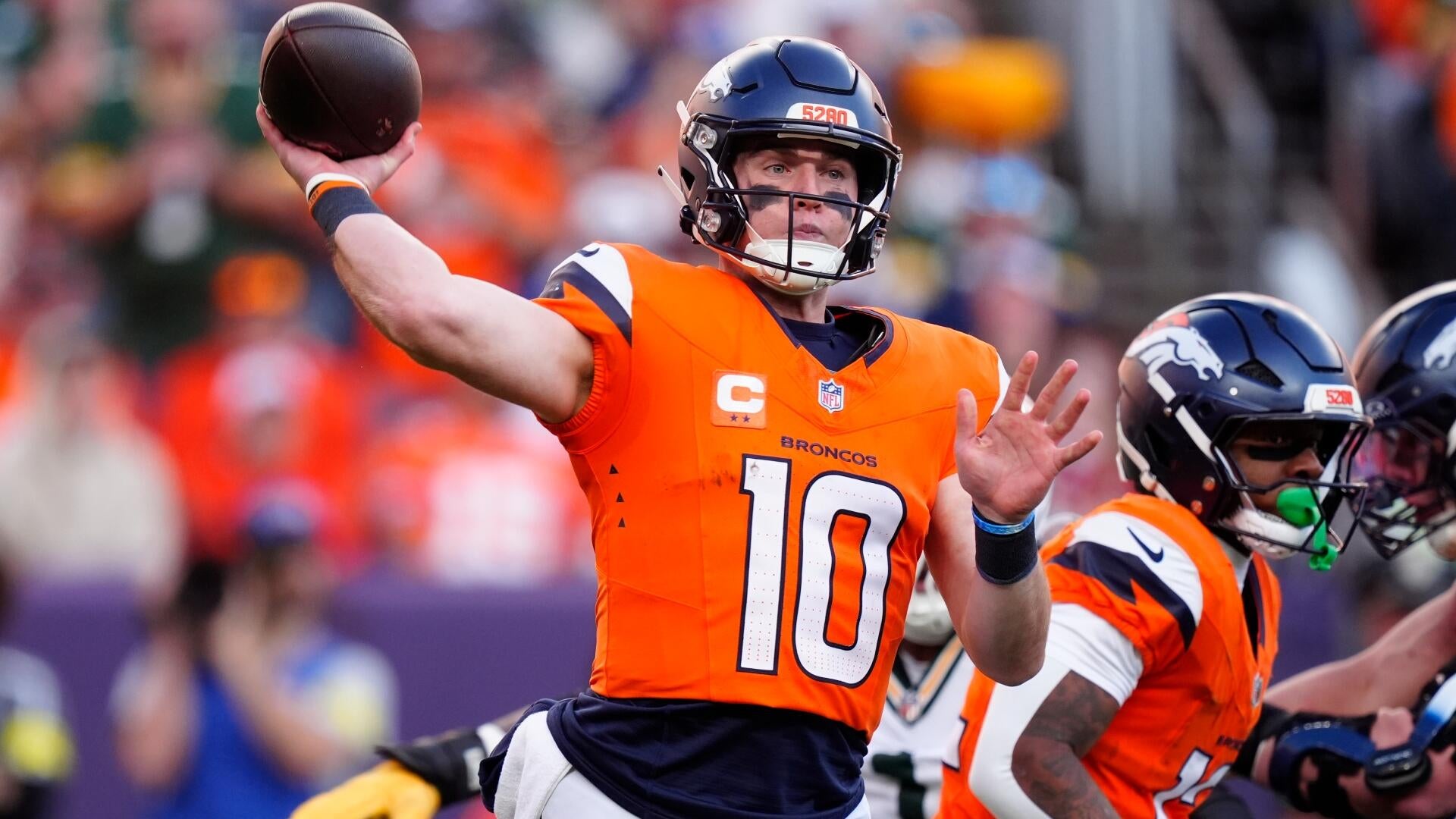 Fantasy football rankings, projections, lineups, sleepers and streamers for NFL Week 16 from proven NFL model