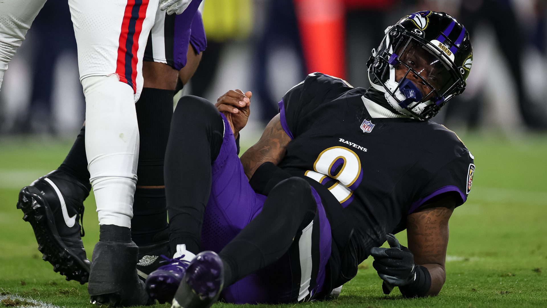 Lamar Jackson injury: Ravens QB doubtful to play against Packers in Week 17 with back contusion