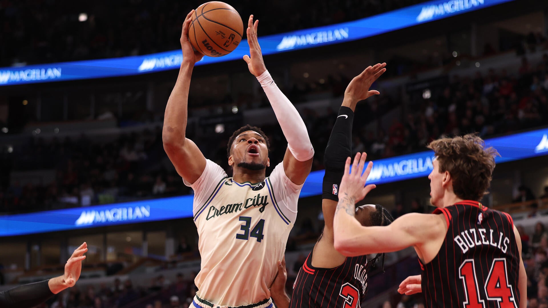 Highlights: Bucks at Bulls (12/27)