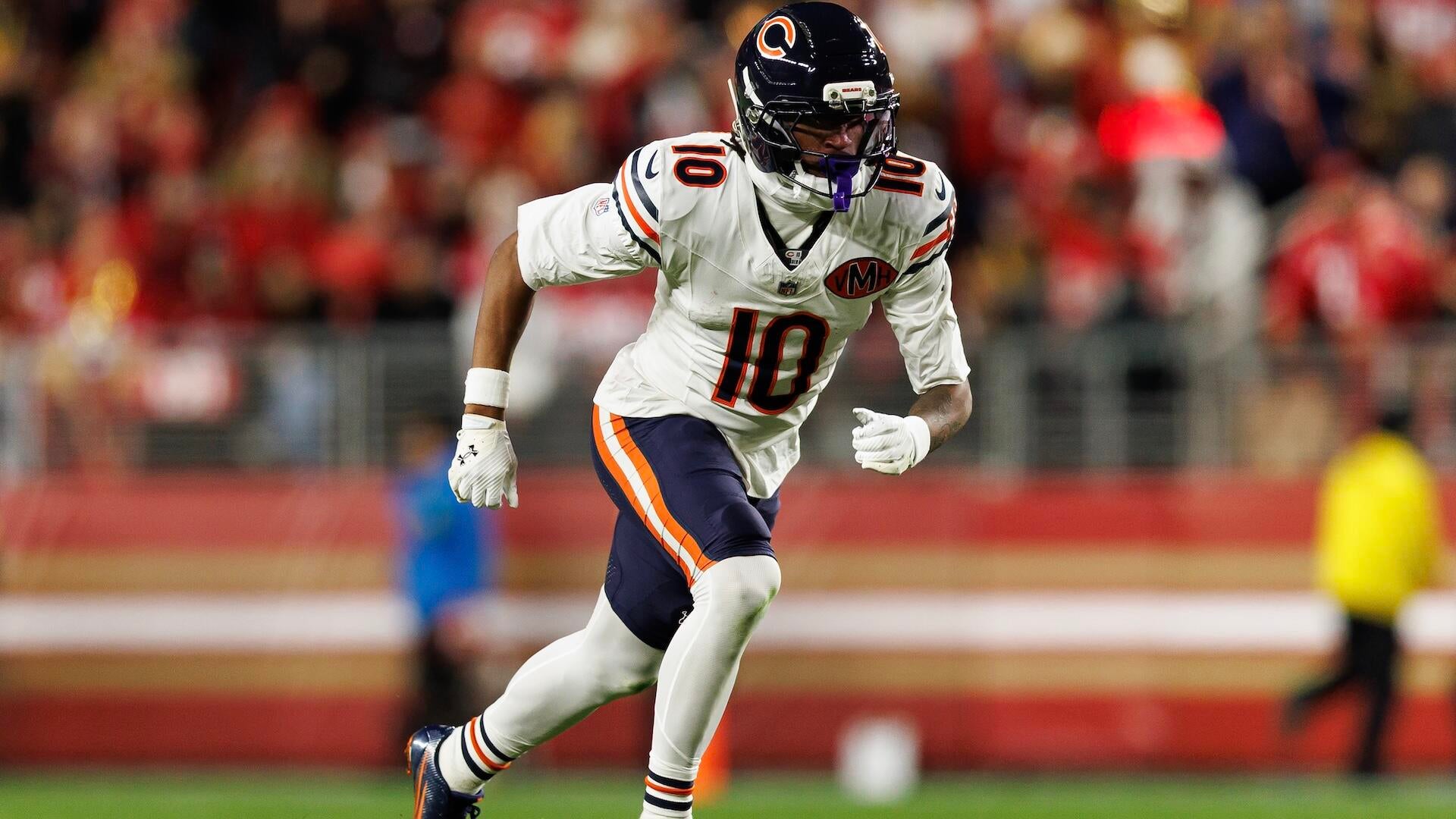 Bears WR Luther Burden suffers quad injury in career performance, per report