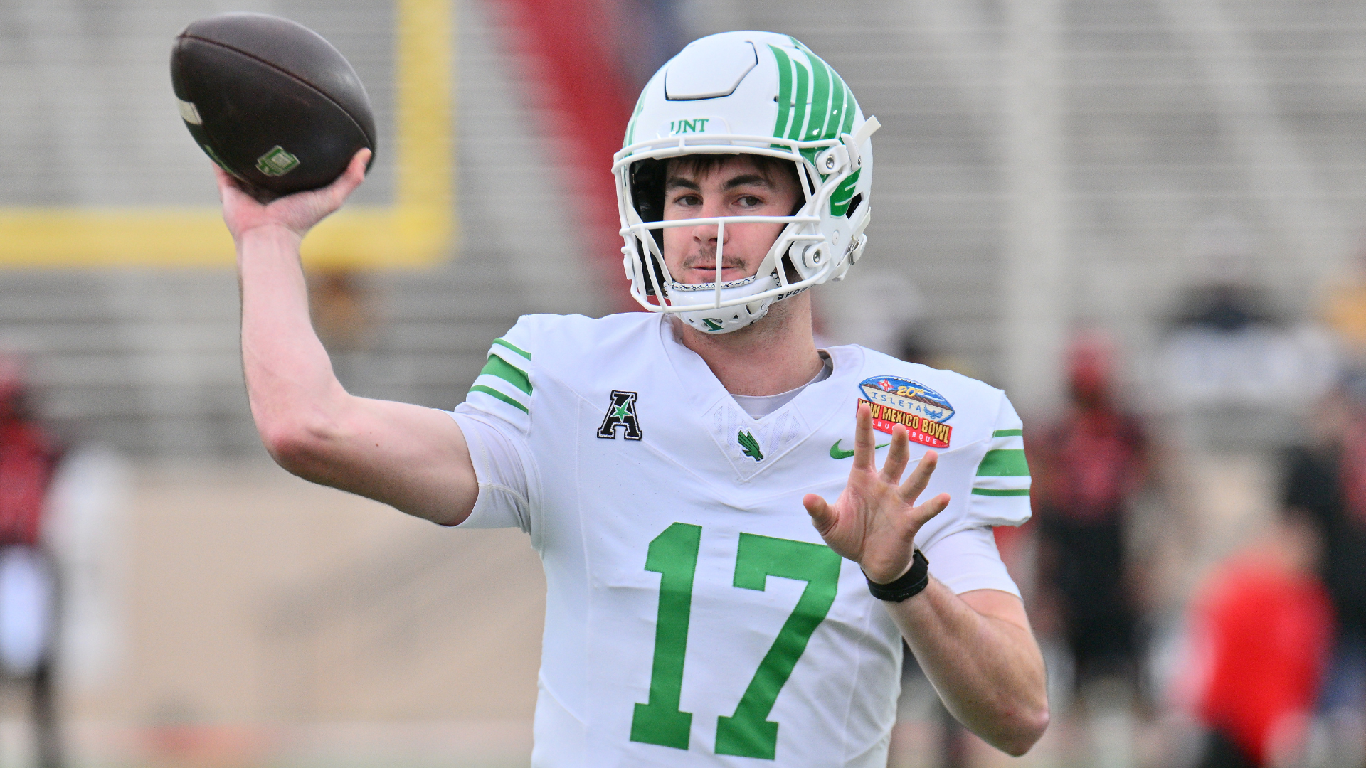 <a href="https://www.cbssports.com/college-football/news/drew-mestemaker-transfer-portal-north-texas-qb-eric-morris-oklahoma-state/" target="_blank">North Texas QB Drew Mestemaker plans to enter portal, not a lock to follow Eric Morris to Oklahoma State</a>