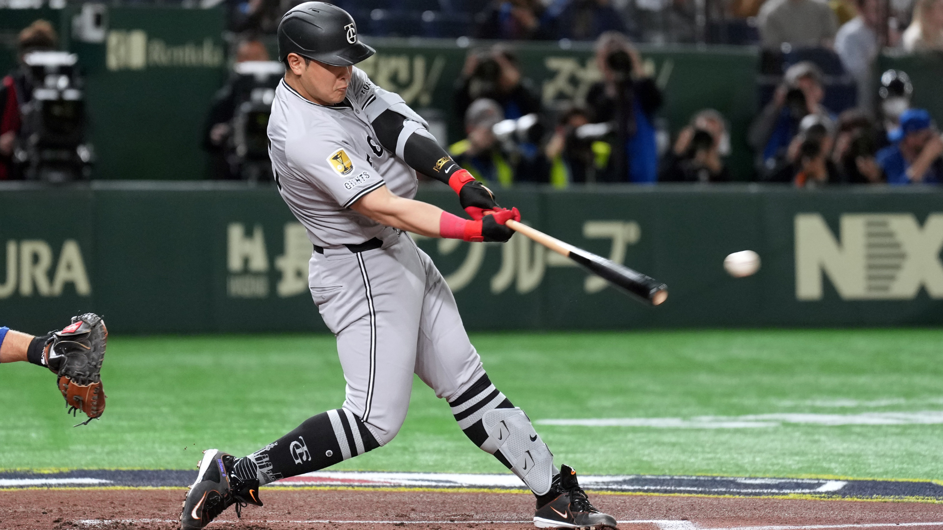 MLB rumors: Reds not done yet; NPB star meeting with teams as deadline looms; Marlins add speedster