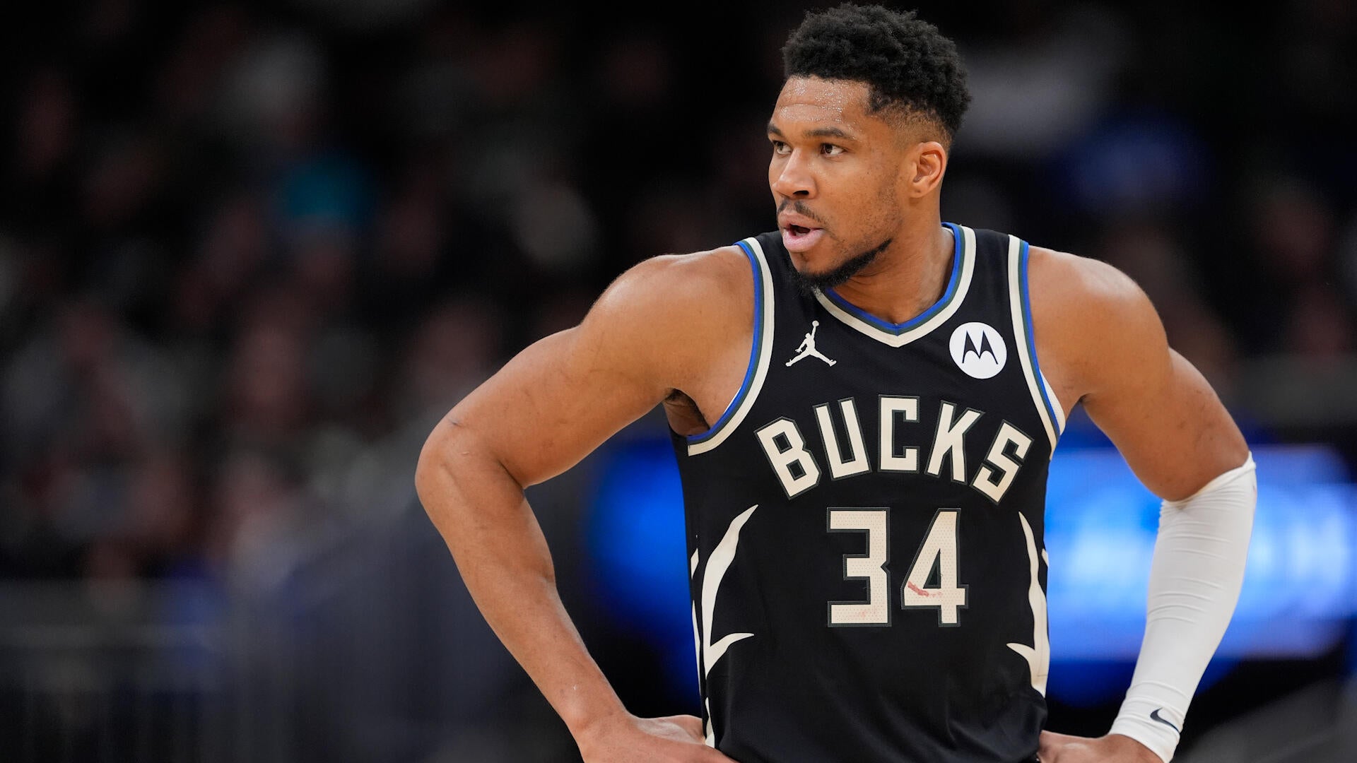 Highlights: Hornets at Bucks (1/2)