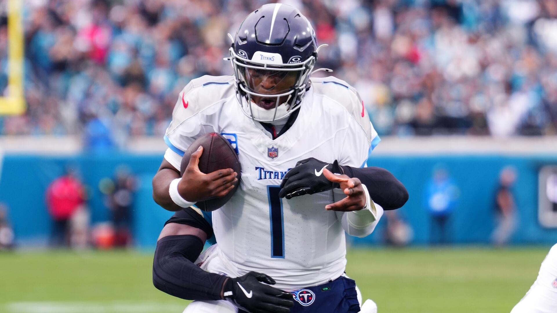 Cam Ward injury update: Titans QB ruled out vs. Jaguars after injuring right shoulder on TD run