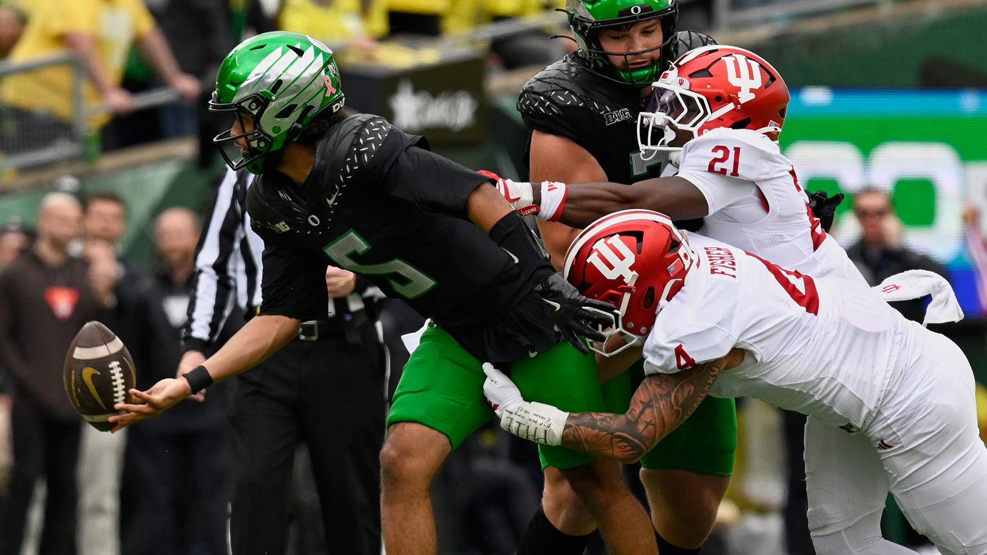 <a href="https://www.cbssports.com/college-football/news/oregon-indiana-peach-bowl-college-football-playoff-rematch-adjustment/" target="_blank">Oregon must make one key adjustment in Peach Bowl rematch with Indiana — solve the Hoosiers’ pass rush puzzle</a>