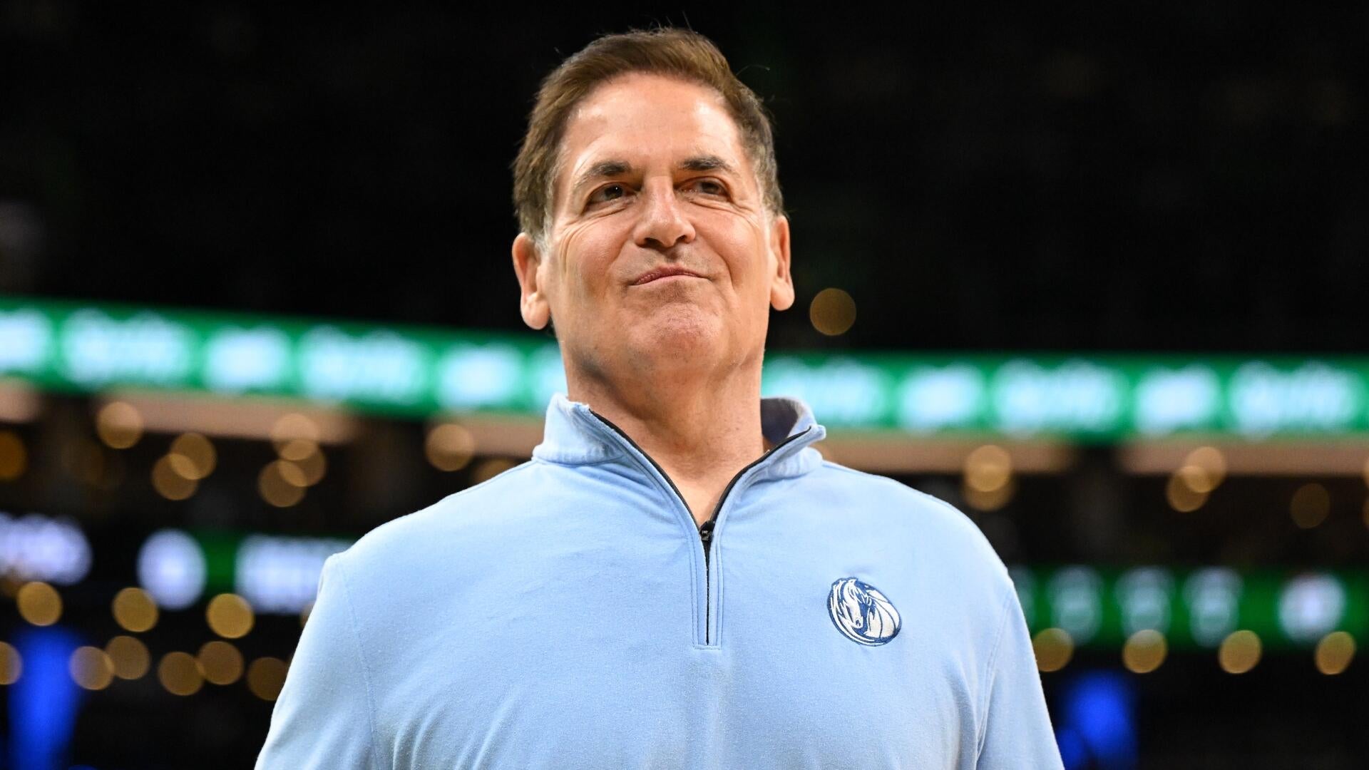 <a href="https://www.cbssports.com/college-football/news/indiana-football-mark-cuban-nil-donation-transfer-portal/" target="_blank">Indiana football got another big donation from Mark Cuban to help land latest transfer portal haul</a>