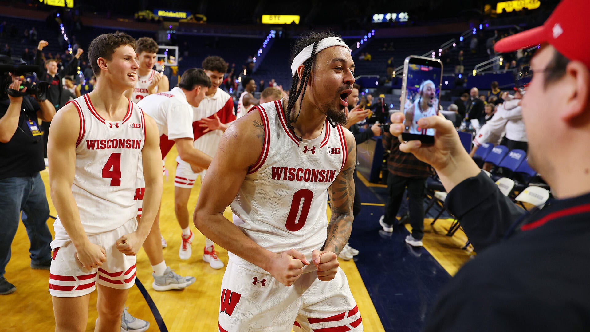 NCAAM Highlights: Wisconsin at No. 2 Michigan (1/10)