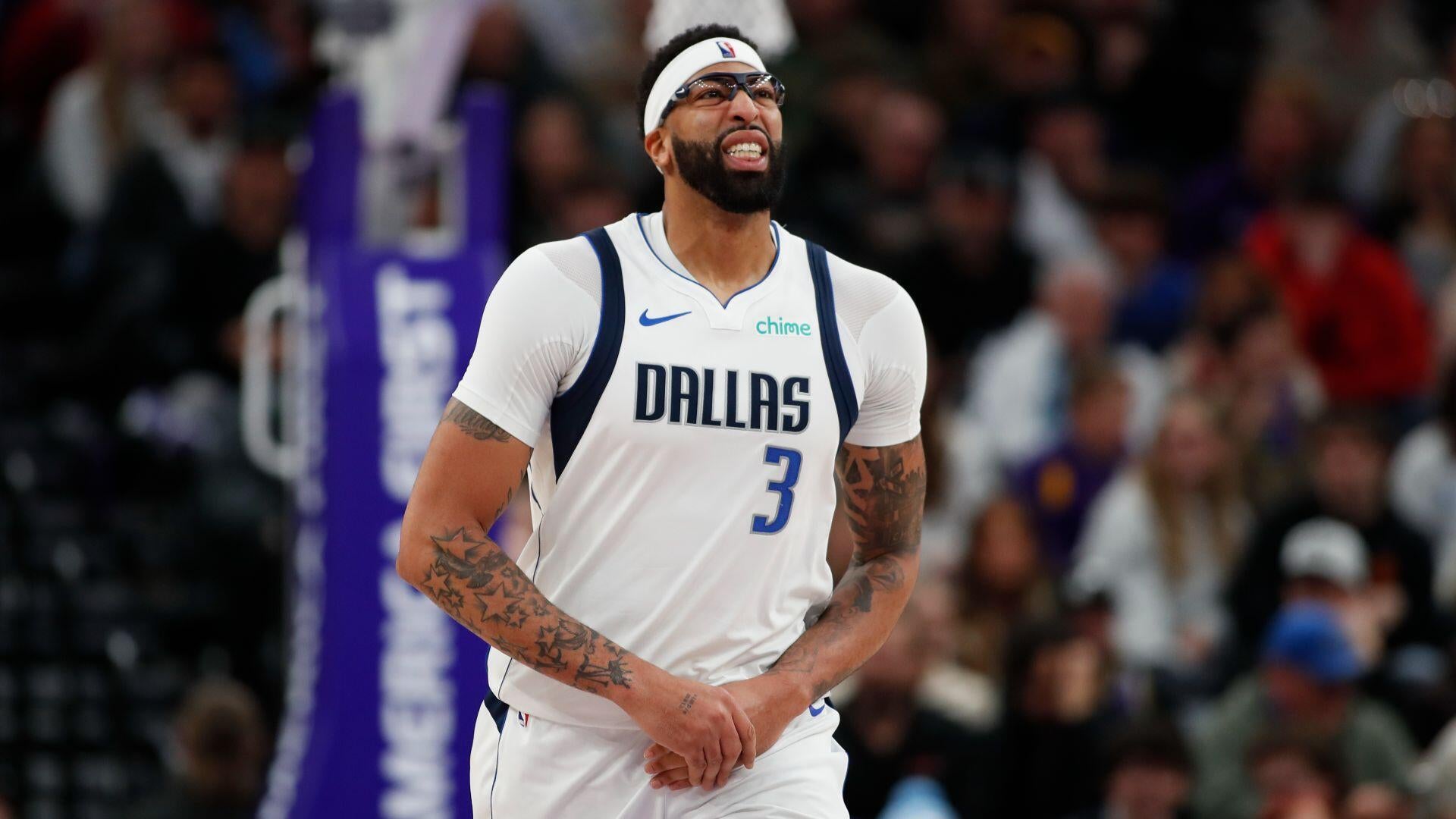 Mavericks star Anthony Davis likely to undergo surgery to repair ligament damage in hand, per report