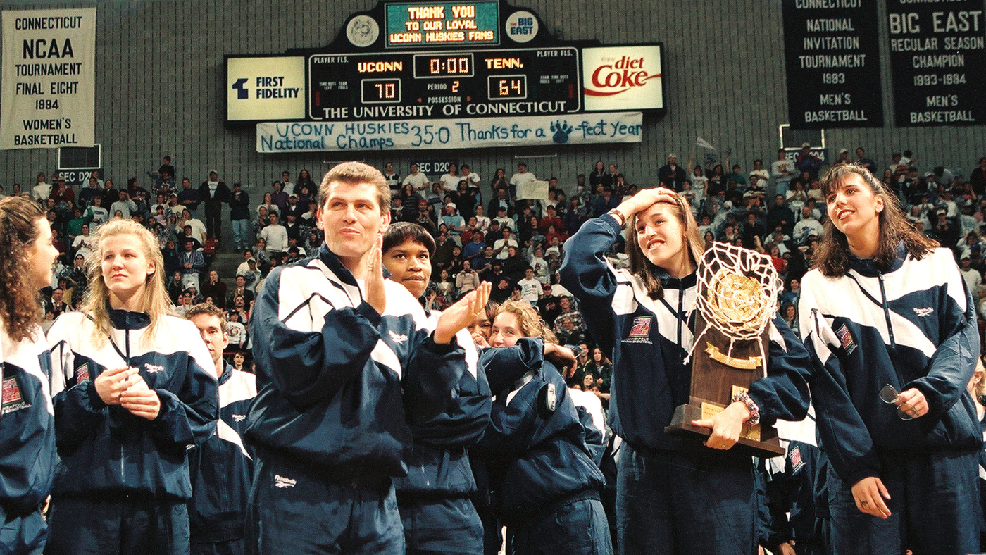 cbssports.com - Erica Ayala - A perfect 10: The 'elite' history of undefeated teams in NCAA women's basketball