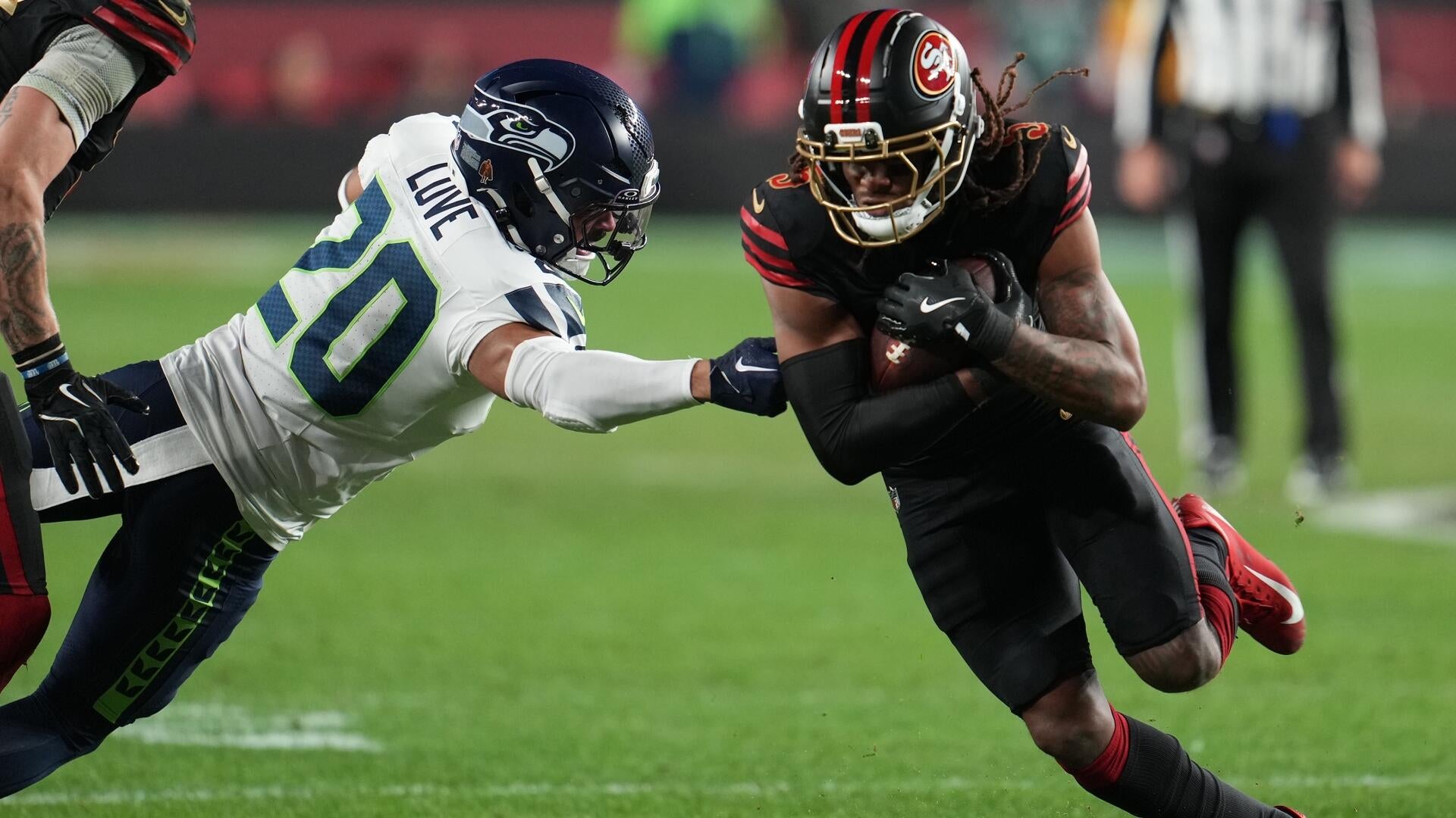 NFL 장거리 복합 베팅 픽, 디비전 라운드 예상, 2026: 1,000만 달러 이상의 엄청난 수익을 올리세요.