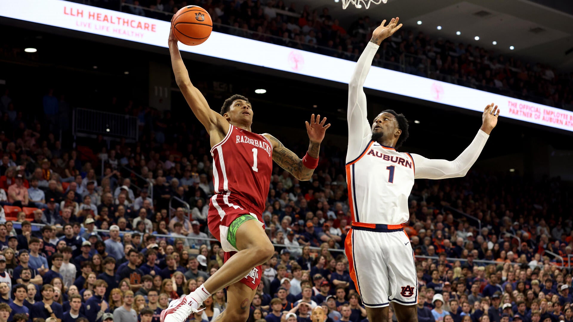 
                        Arkansas vs. Arizona odds, time, March Madness predictions: 2026 NCAA Tournament Sweet 16 picks by top model
                    
