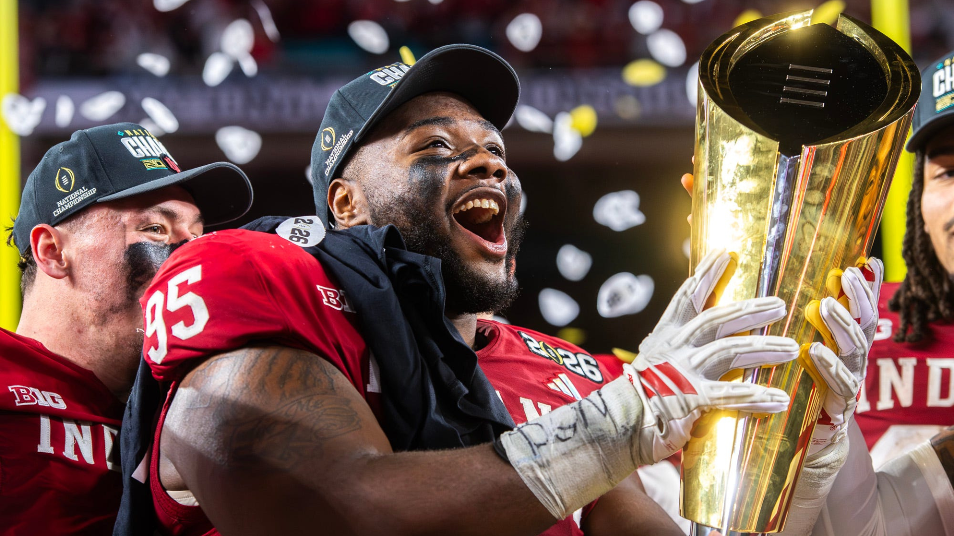 <a href="https://www.cbssports.com/college-football/news/coaches-poll-top-25-college-football-rankings-indiana-ole-miss/" target="_blank">Indiana lands at No. 1, Ole Miss earns top-three finish in final Coaches Poll top 25 rankings</a>