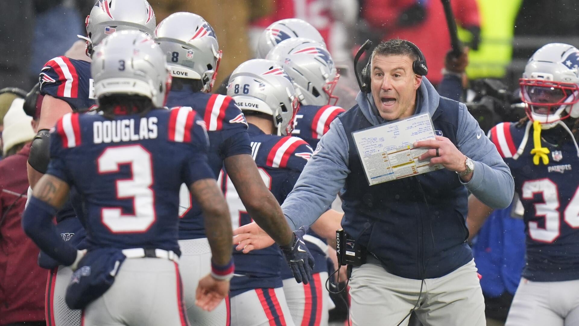 NFL conference championship picks: Experts square off on Patriots at Broncos, Rams vs. Seahawks