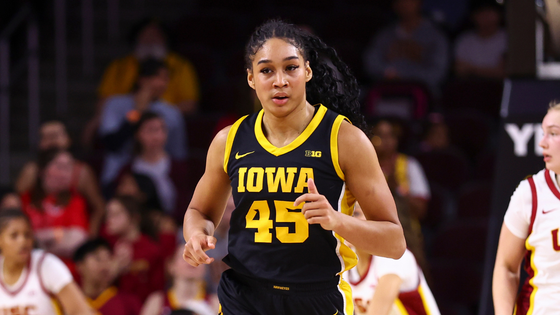 hannah-stuelke-iowa.png