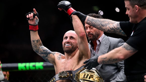 Daniel Cormier: 'He Beat Diego Lopes Better Than He Did the 1st Time'