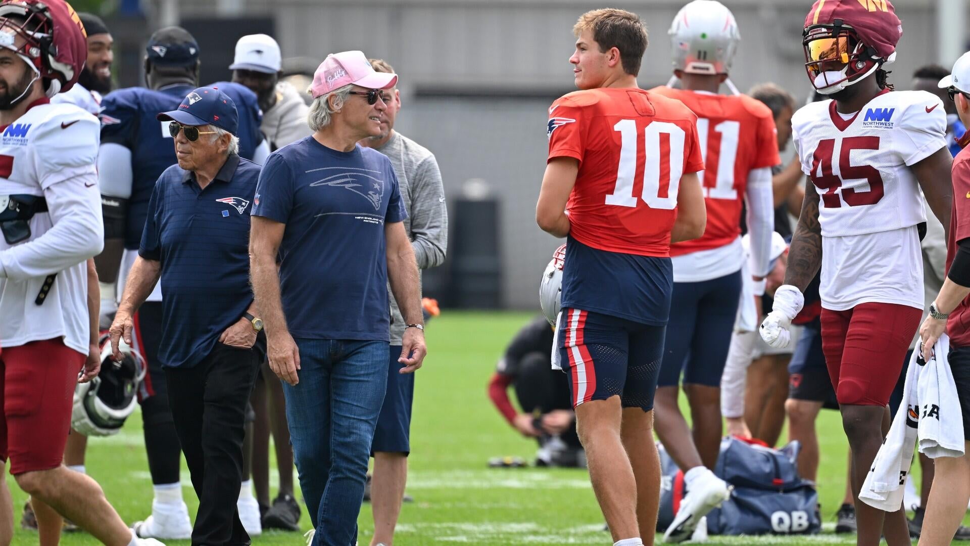 Super Bowl 2026: A look at famous Patriots and Seahawks fans, from Cardi B to Chris Pratt