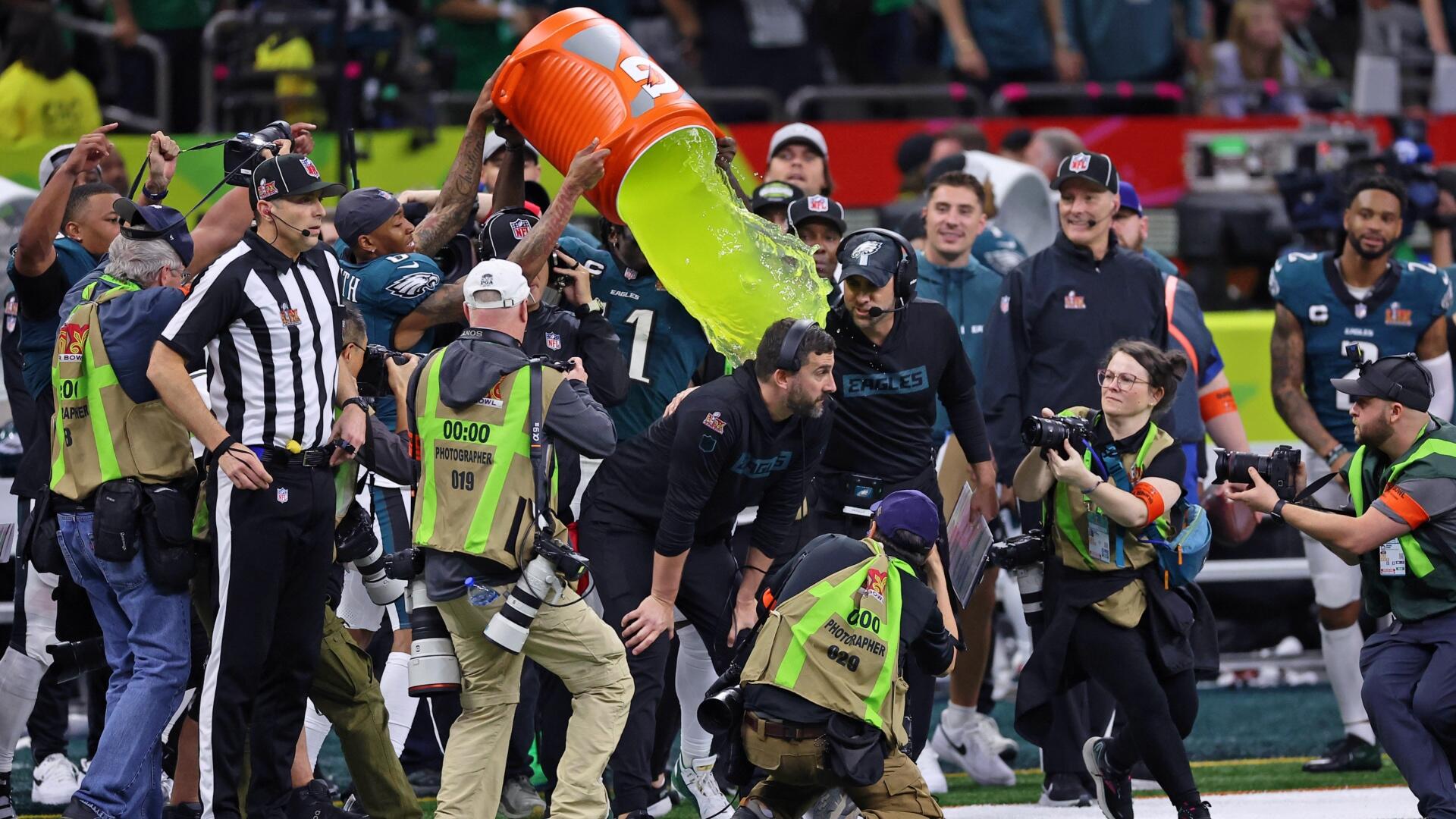 Super Bowl Gatorade bath color odds: How to bet on popular Seahawks vs. Patriots prop