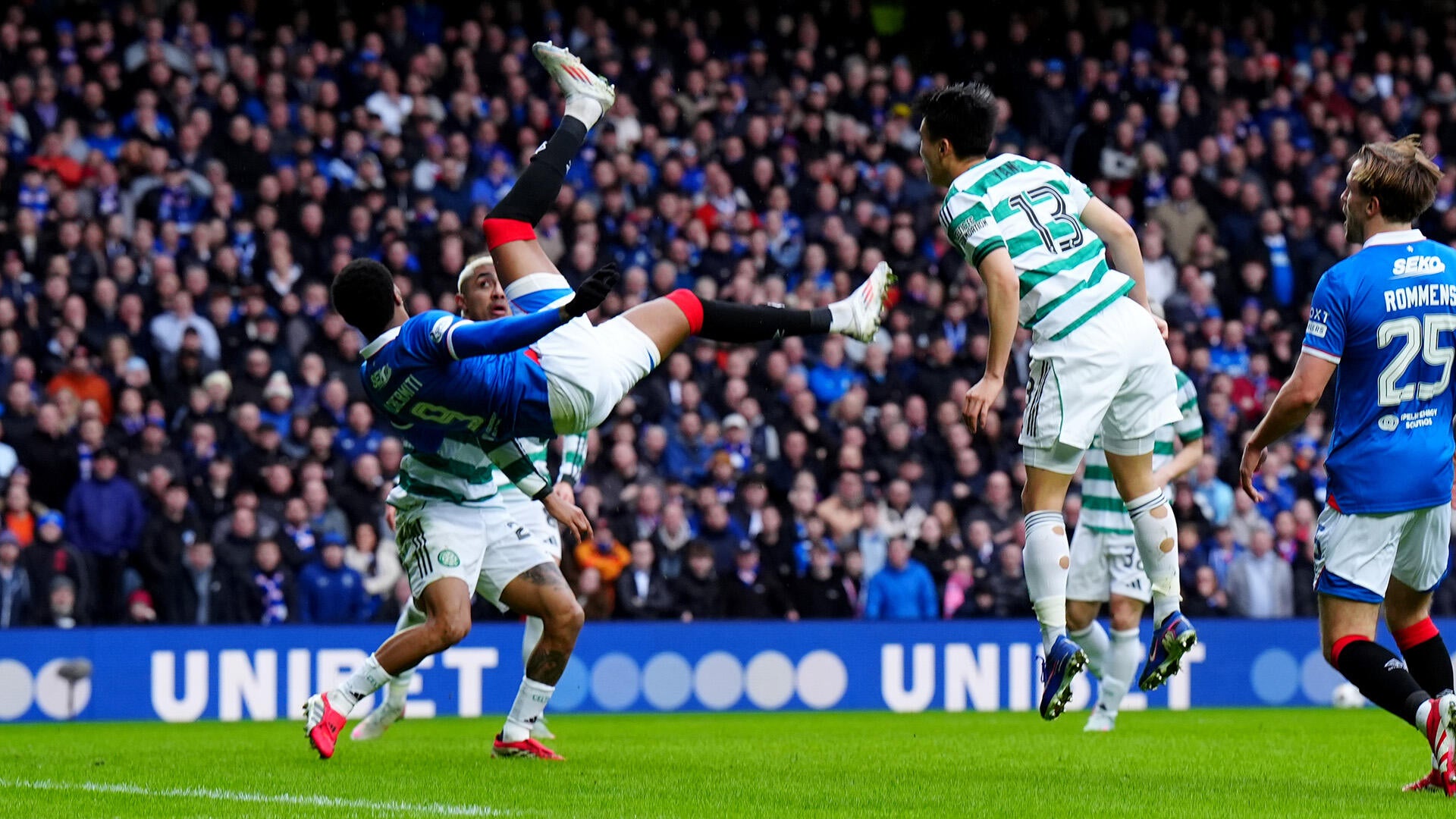 STUNNING BICYCLE KICK: It doesn't get any better than this! Stream of ...