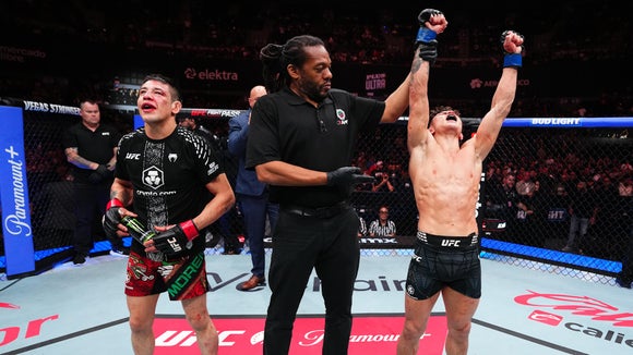 Kavanagh Defeats Moreno Via Unanimous Decision