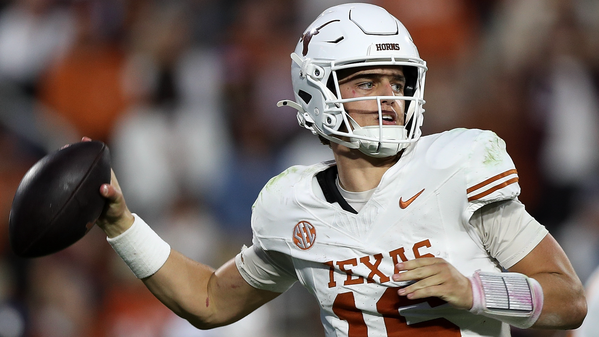 Which team will be ranked No. 1 each week of 2026 college football season? Texas, Miami make long runs on top