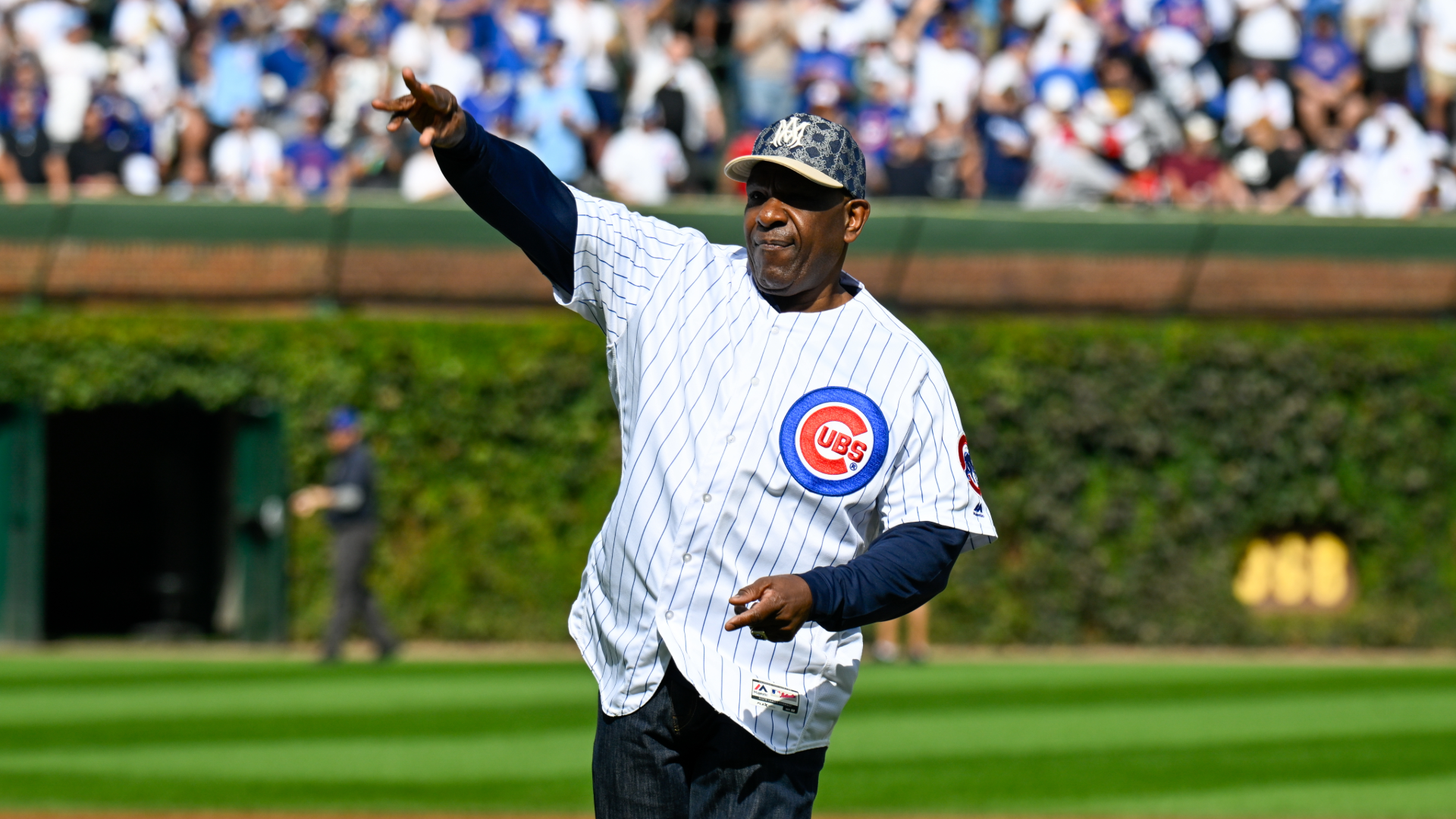 Andre Dawson's Hall of Fame plaque to be changed from Expos to blank cap after request