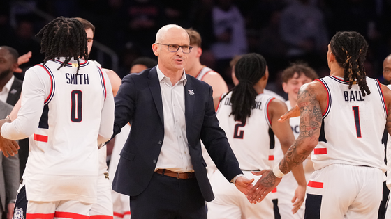 uconn-huskies.png