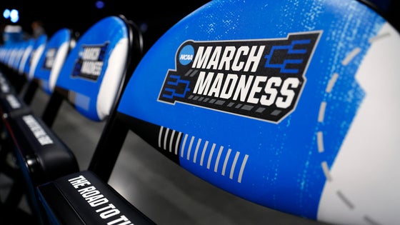 march-madness-logo-ball-stand-g.jpg