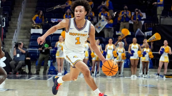 Monmouth v Hofstra