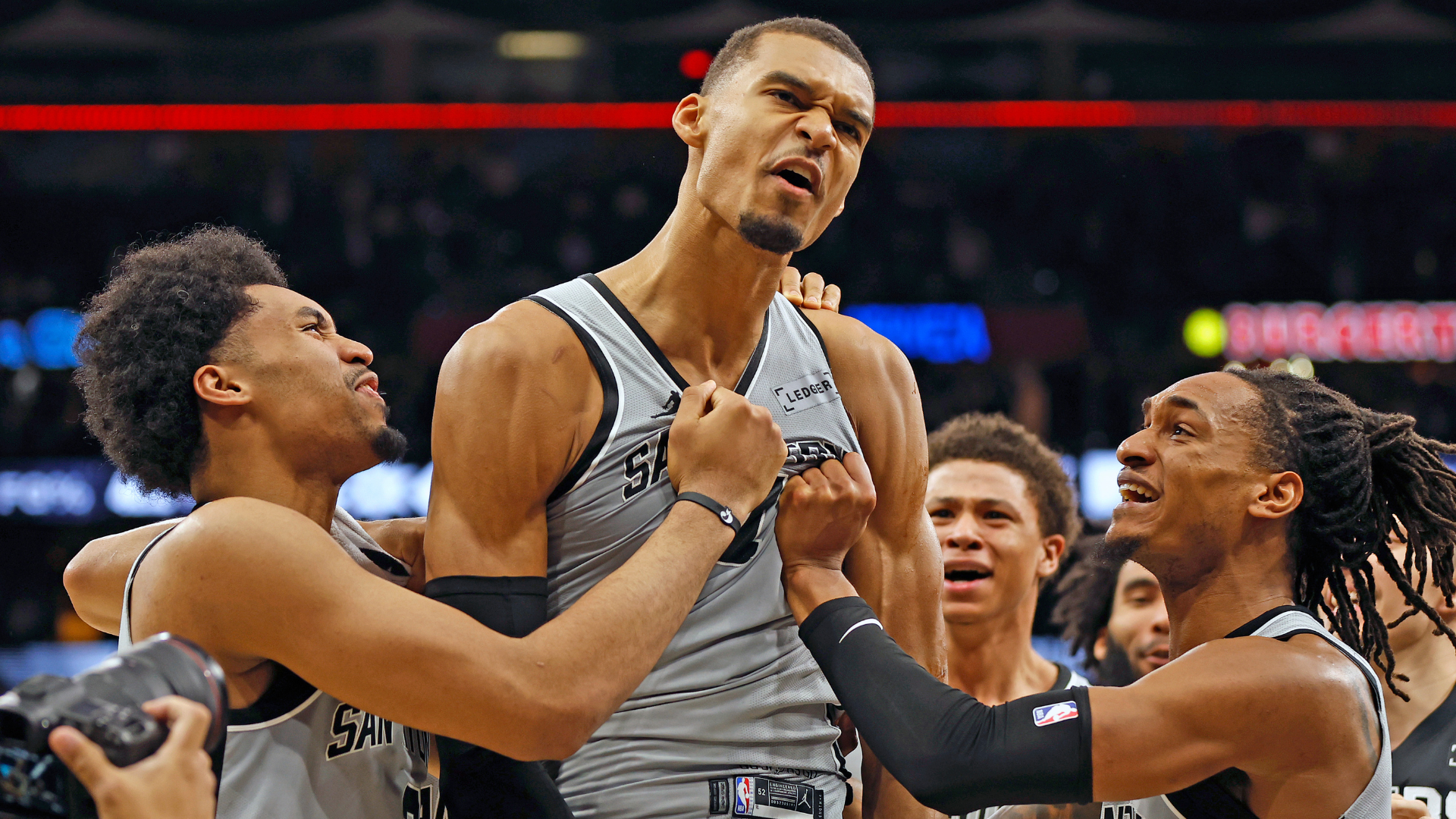 2026 NBA playoff picture: Standings, tiebreakers, projections as Spurs clinch first playoff berth since 2019