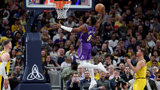 bronny-james-dunk-getty.png