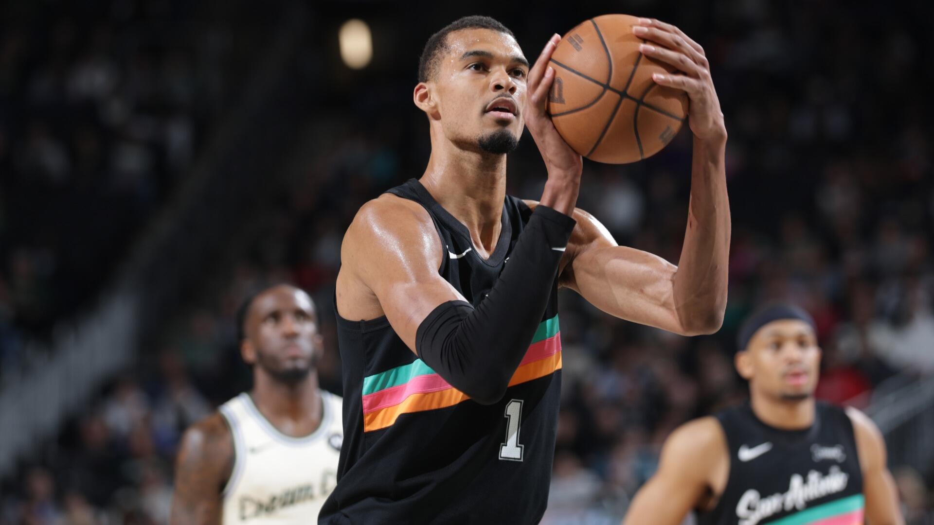 Highlights: Spurs at Bucks (3/28)