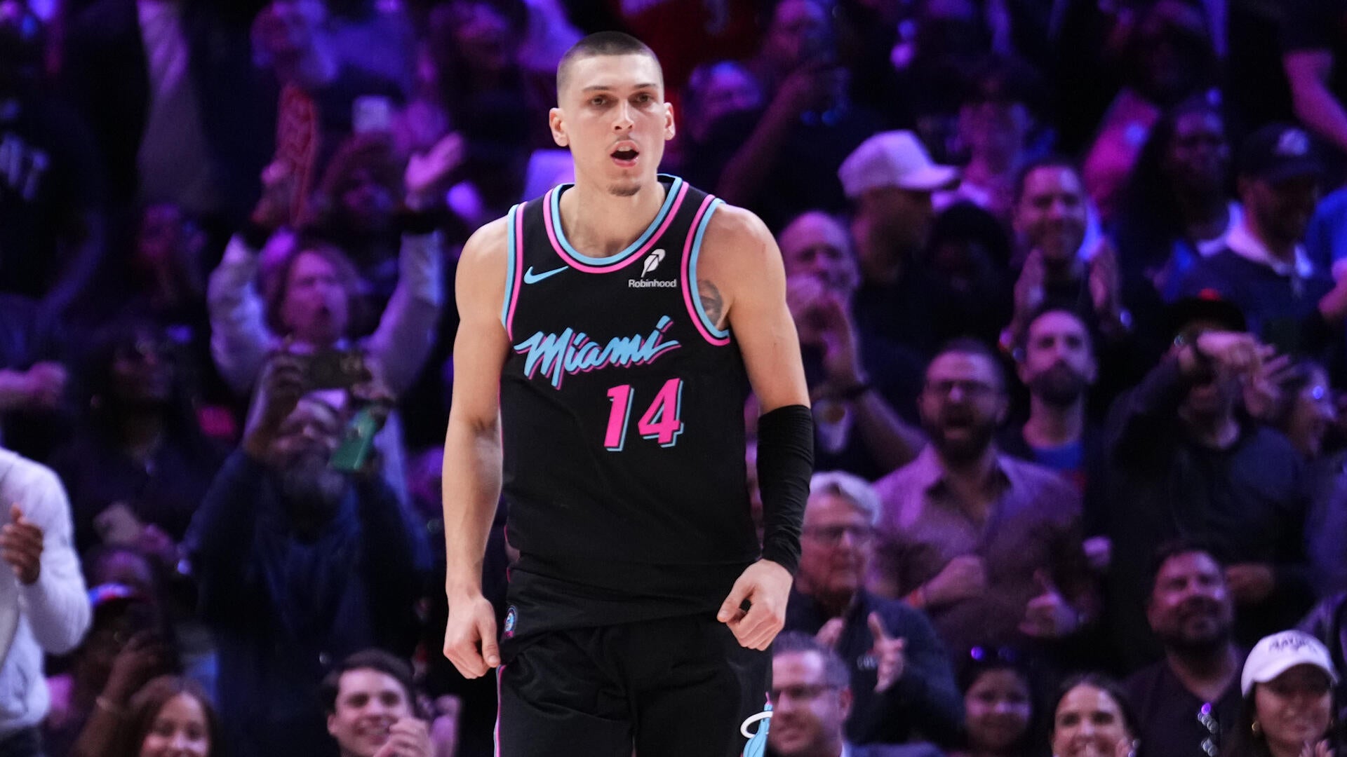 Highlights: 76ers at Heat (3/30)