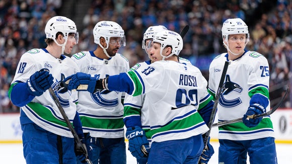 Canucks vs Avalanche