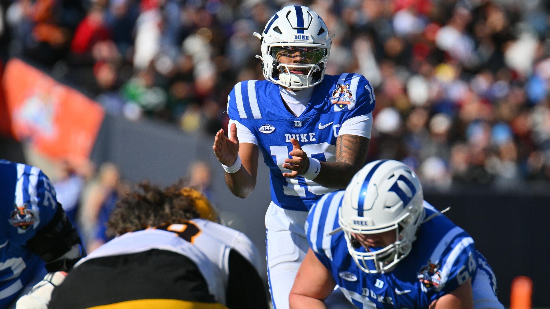 Darian Mensah Takes Over at QB