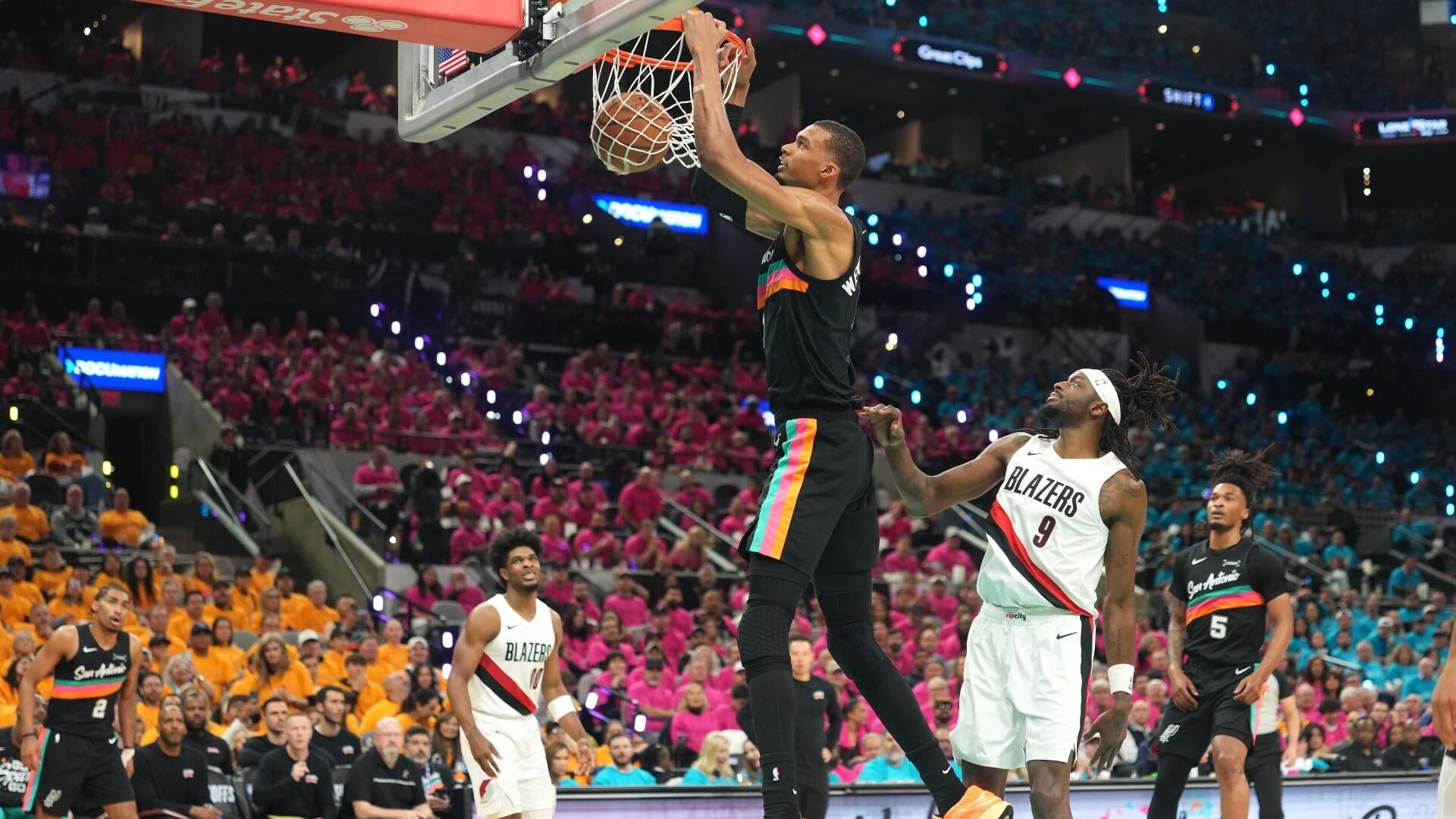 Odds Spurs vs. Blazers, prediksi, waktu: Picks playoff NBA 2026, taruhan terbaik tanggal 21 April menurut model terpercaya