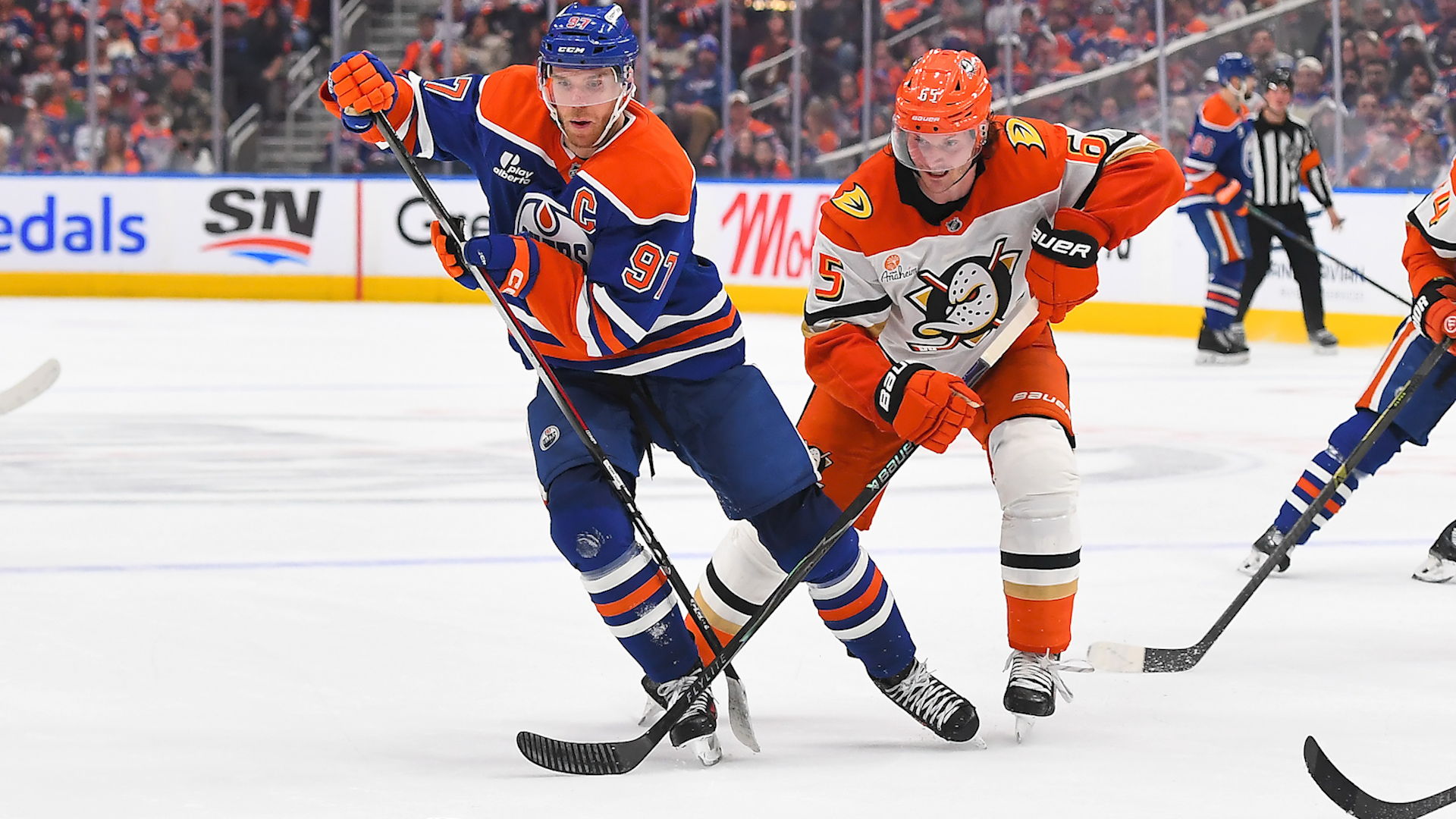 Ducks Edge Oilers In Game 2 To Even Series