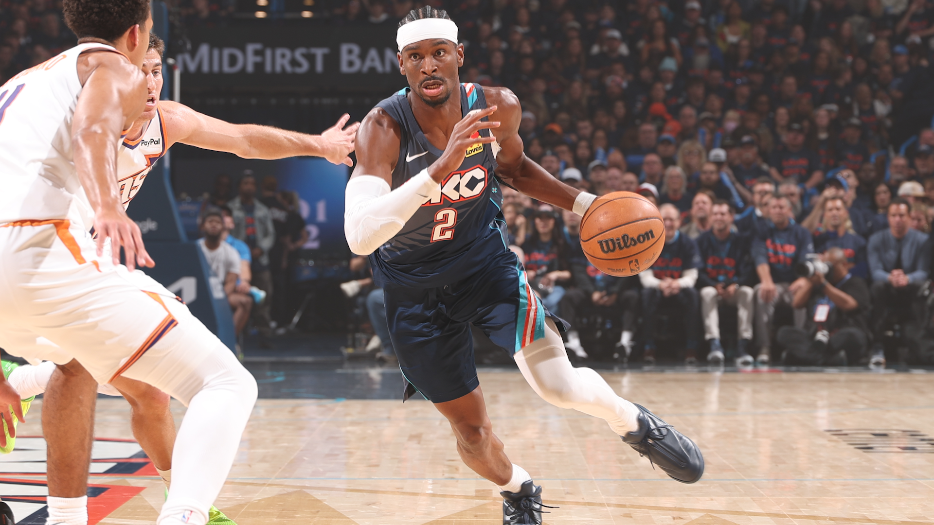 Thunder Handle Suns, Take 2-0 Series Lead