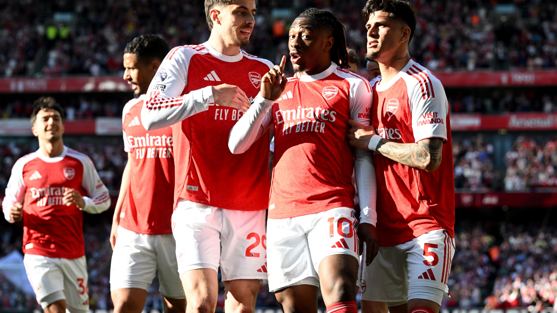 Arsenal selamat dari cedera dan kegugupan untuk mengalahkan Newcastle: Apakah perebutan gelar Premier League seharusnya semacet ini?