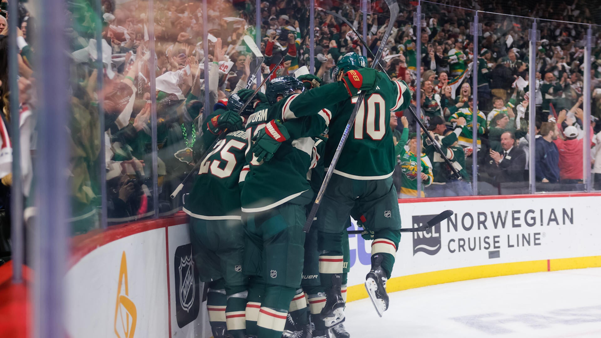 First Round Game 4 Highlights: Stars at Wild