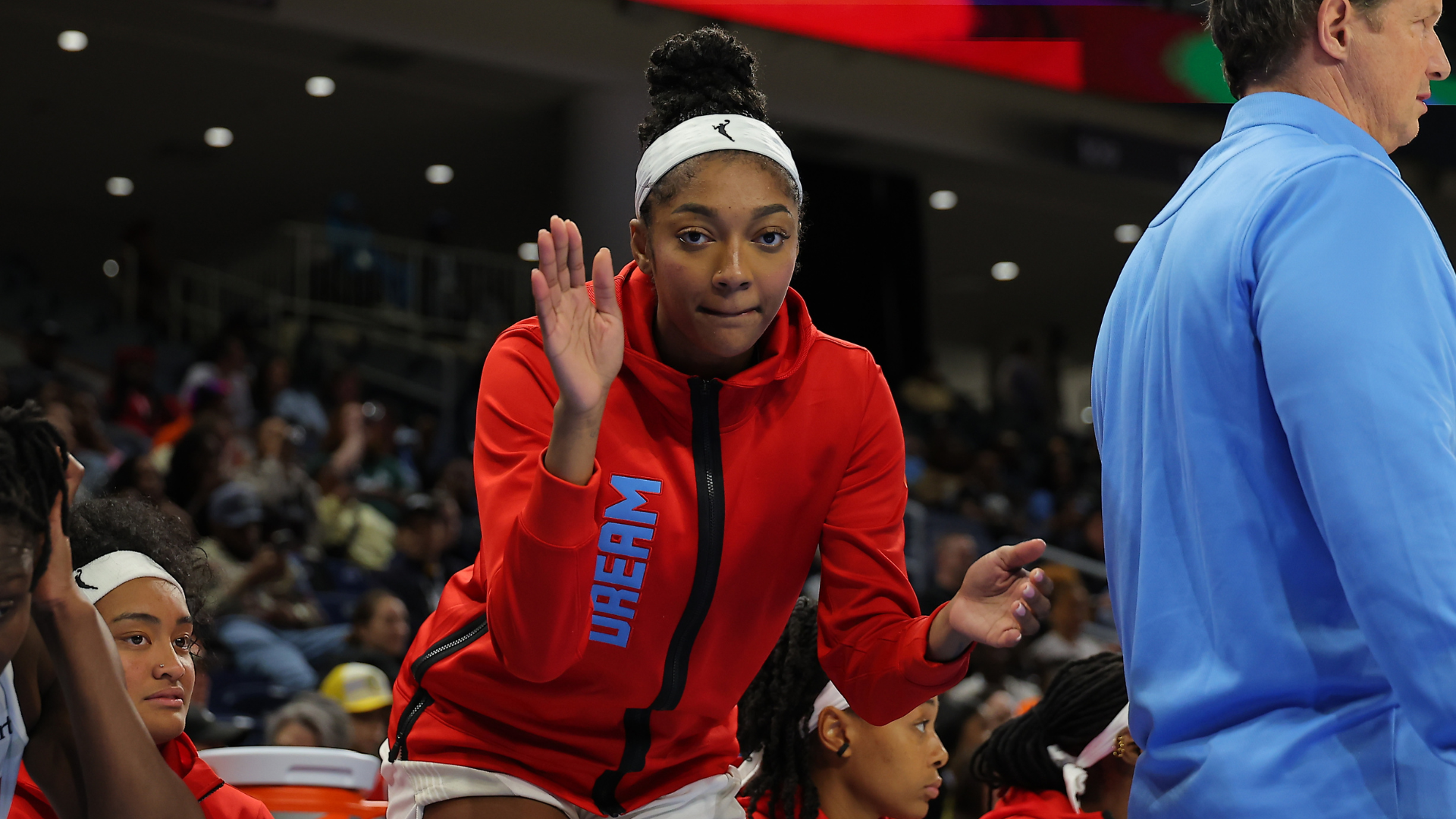 Angel Reese gets standing ovation in return to Chicago, ‘grateful’ for fresh start after Sky-Dream trade