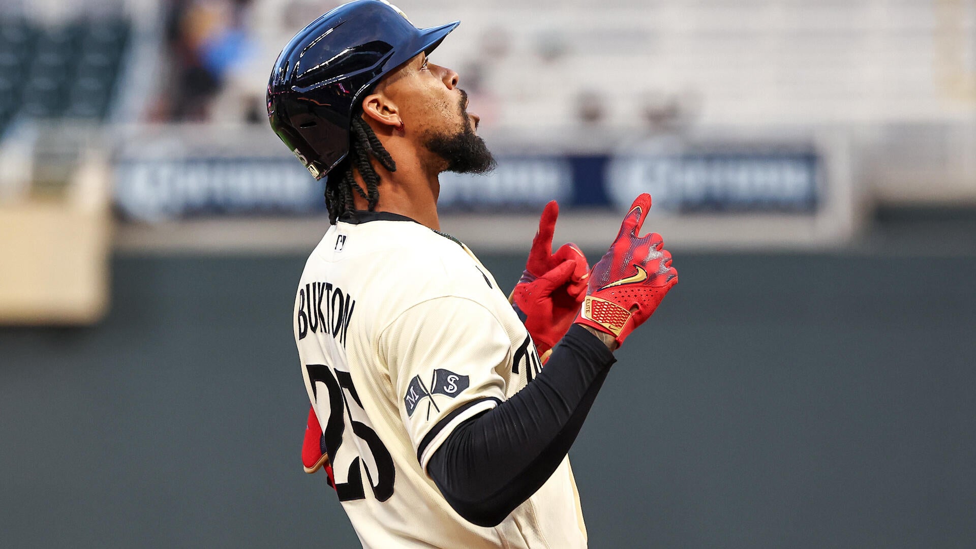 Highlights: Blue Jays at Twins (4/30)