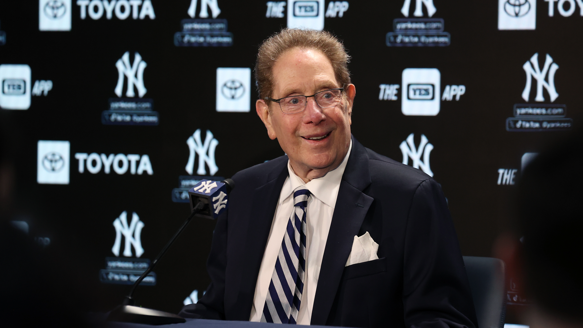John Sterling, penyiar radio ikonik Yankees, meninggal di usia 87: 'Identik dengan satu generasi penuh'