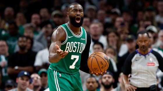 jaylen-brown-refs-getty.png