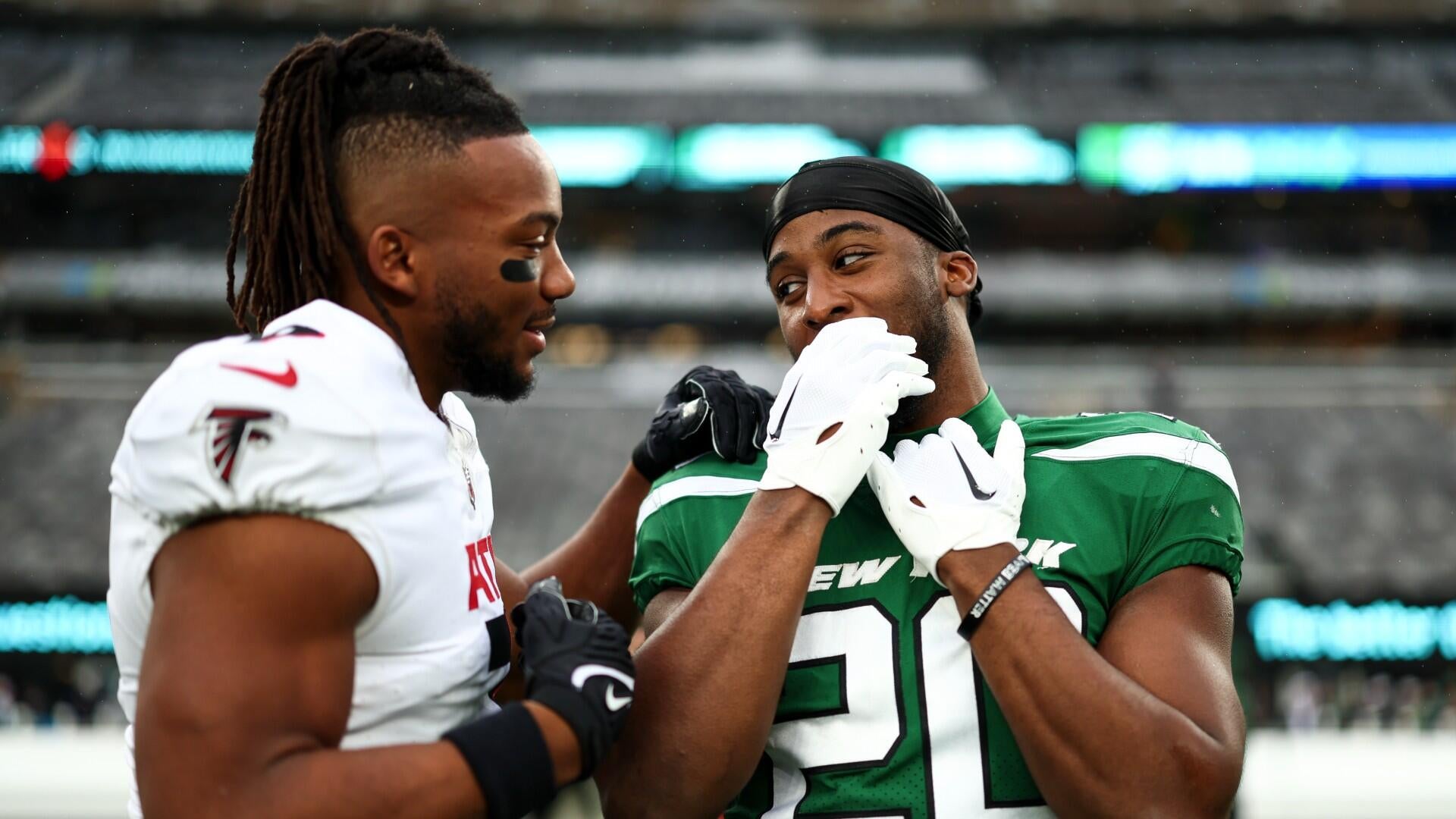 Breece Hall’s New Contract: Ranking the Jets Star Among Top NFL Running Backs