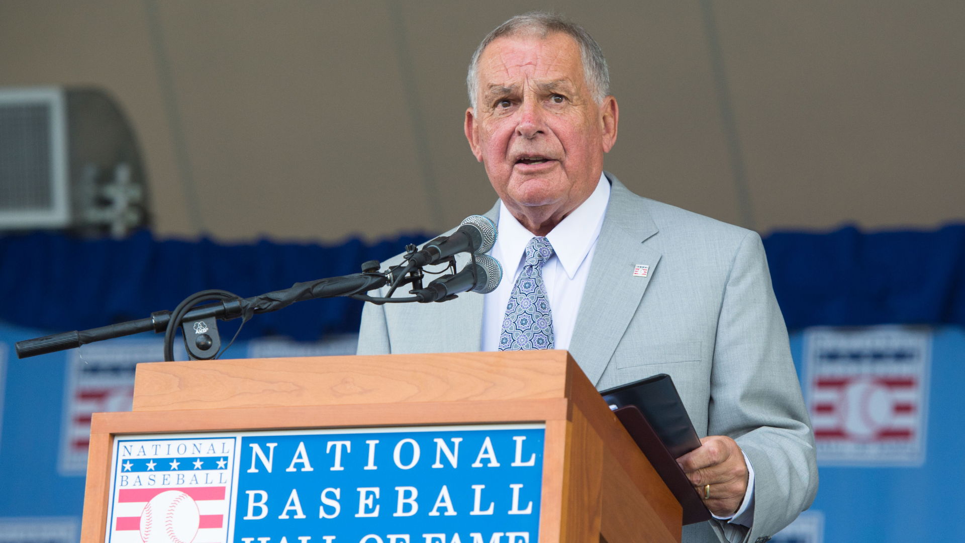 Bobby Cox, Hall of Fame Braves Manager, Dies at 84